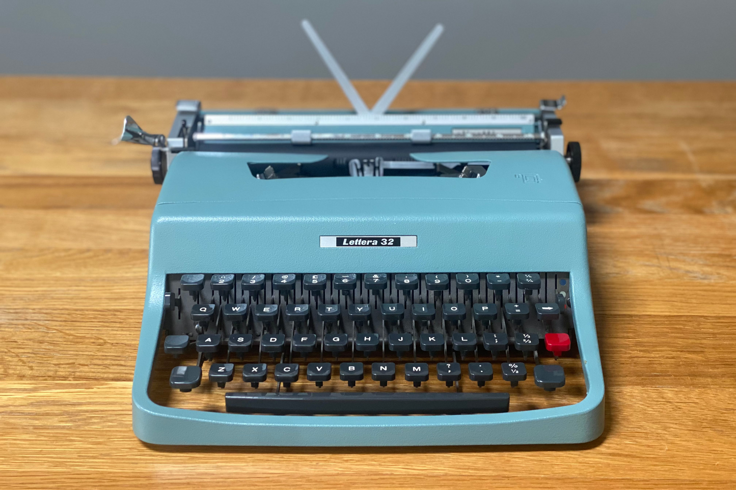 1966 Olivetti 32 Lettera