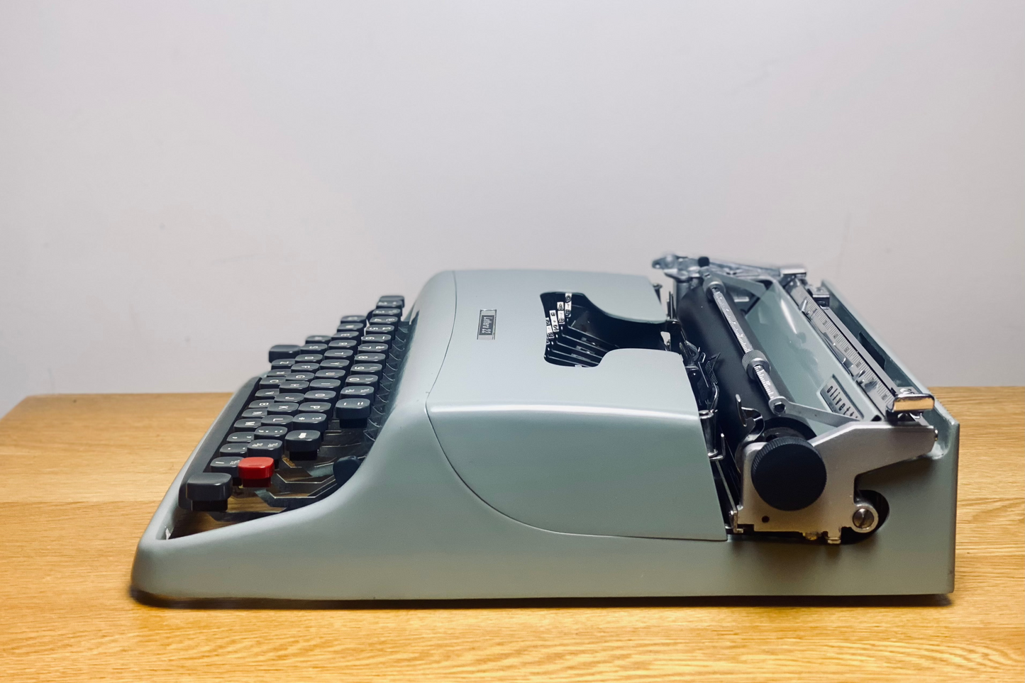 1963 Olivetti Lettera 22